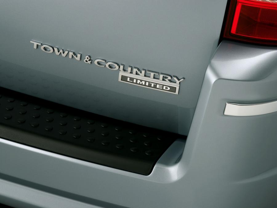  Chrysler Town & Country 2008 года  (фото 63 из 69)